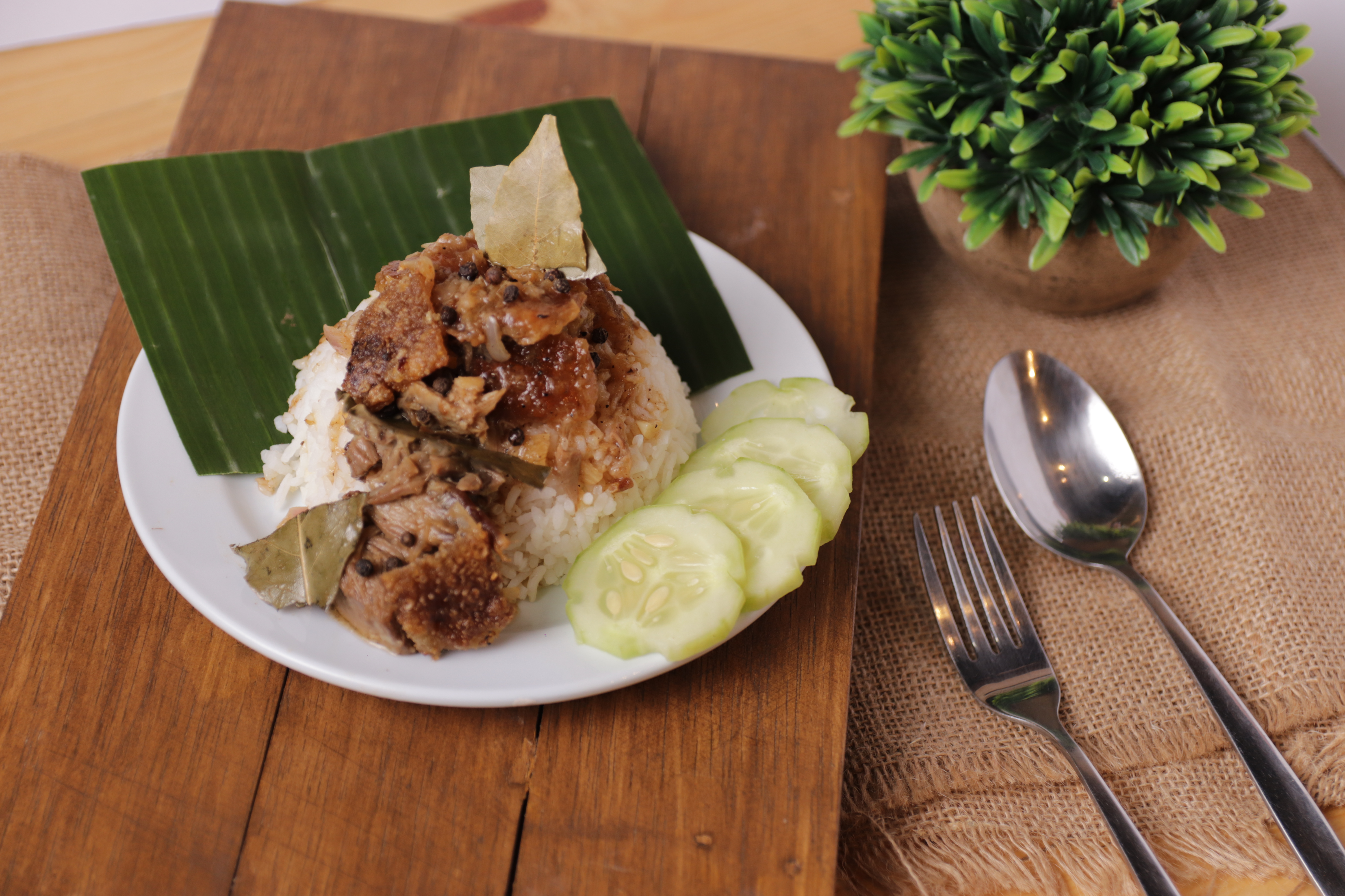 Crispy Paksiw w/ Rice